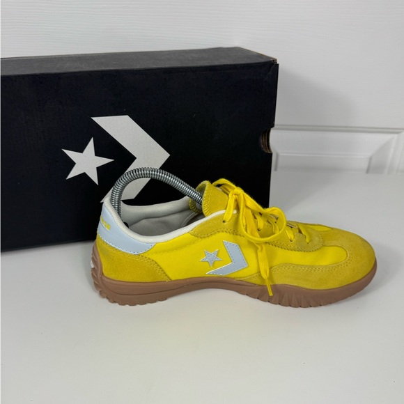 Converse Run Star Trainer Unisex Golden Wren/Winter Slay Low Sneakers M7/W8.5 - Picture 2 of 9
